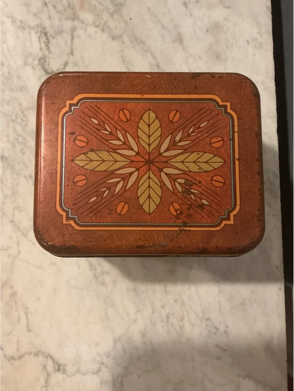 Vintage Amber Blend Tea Tin with Decorative Design